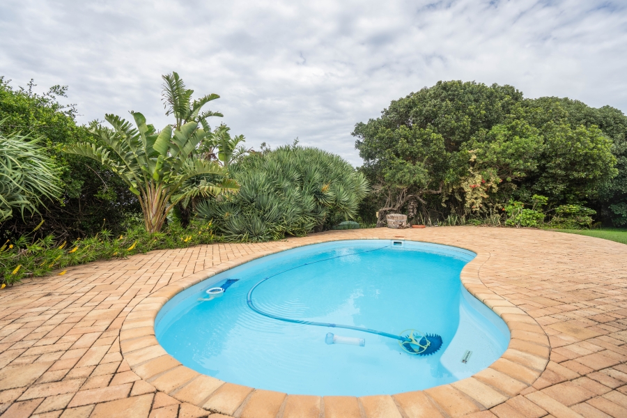 7 Bedroom Property for Sale in West Beach Eastern Cape
